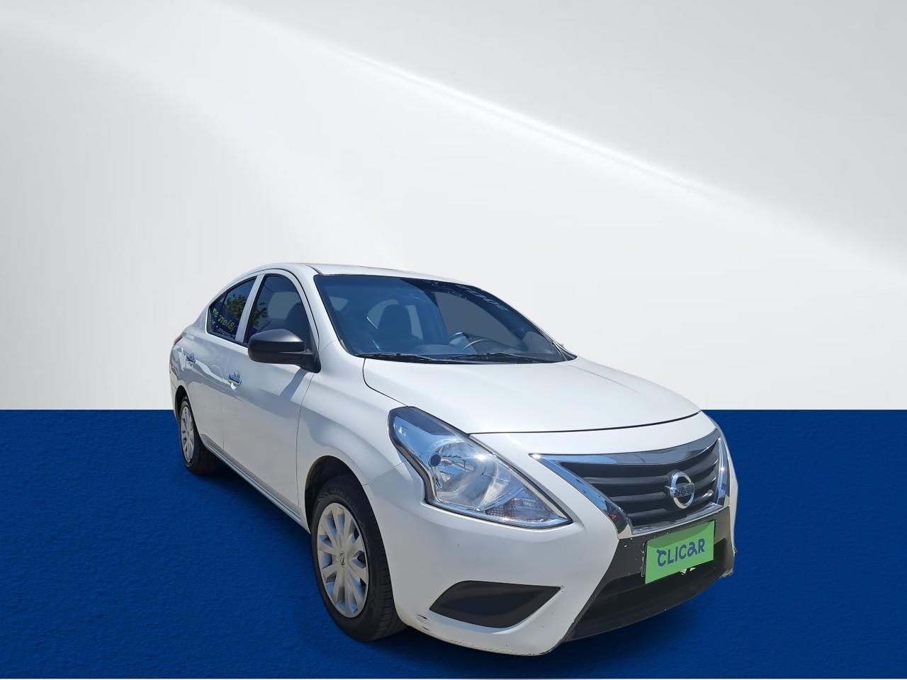 Automovil Nissan Versa