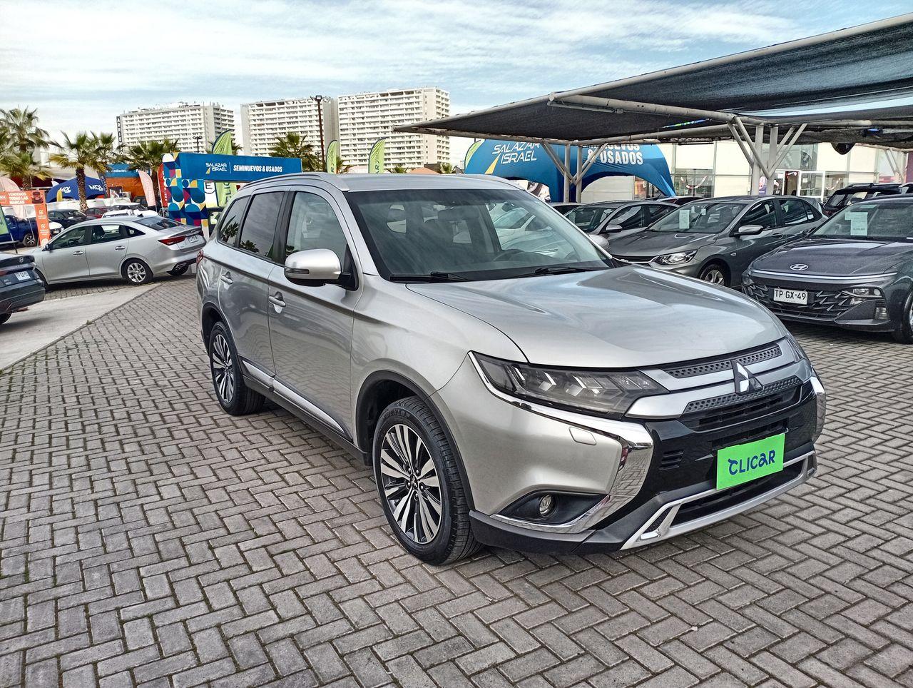 Station Wagon Mitsubishi Outlander
