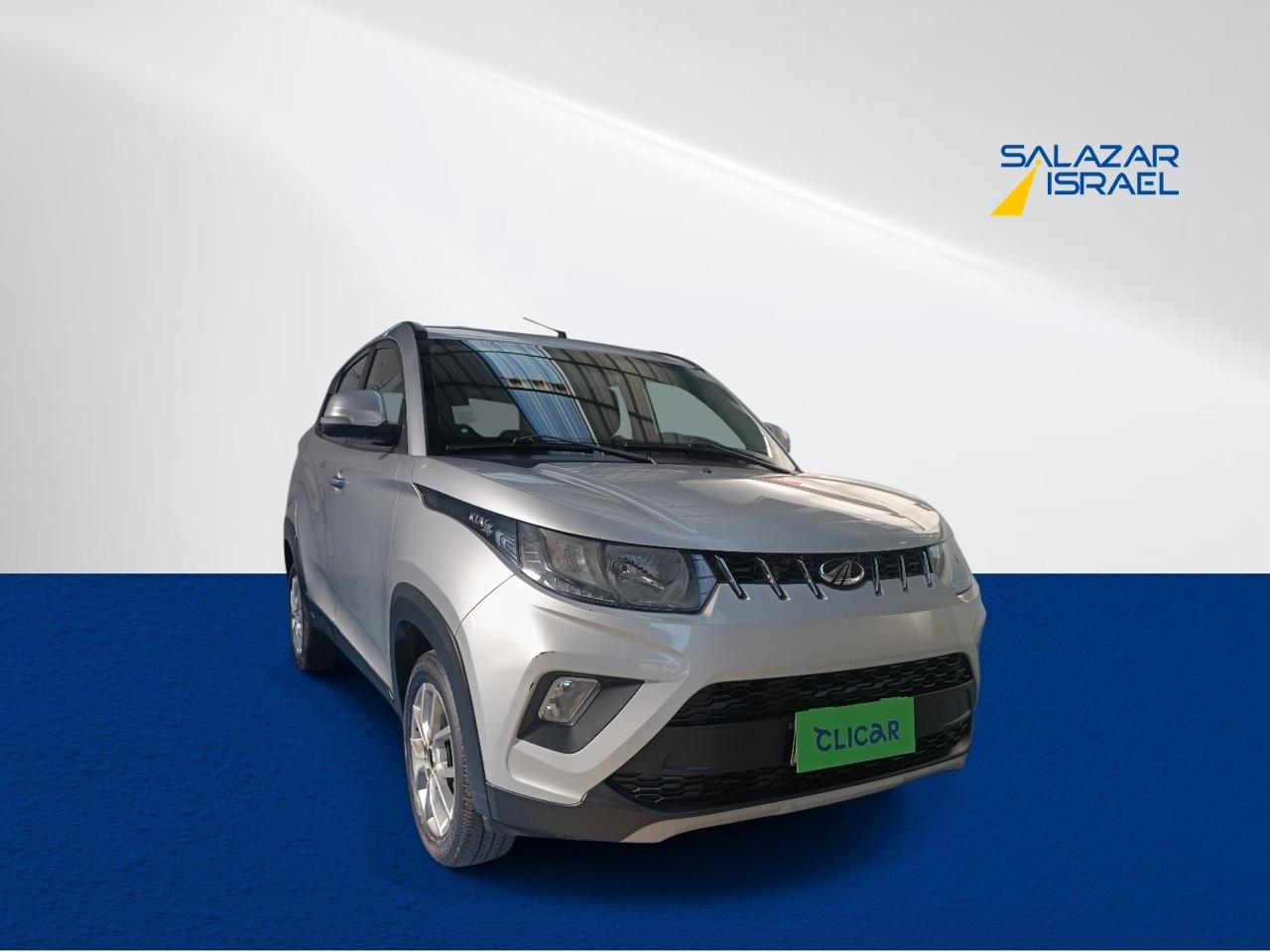 Hatchback Mahindra Kuv100