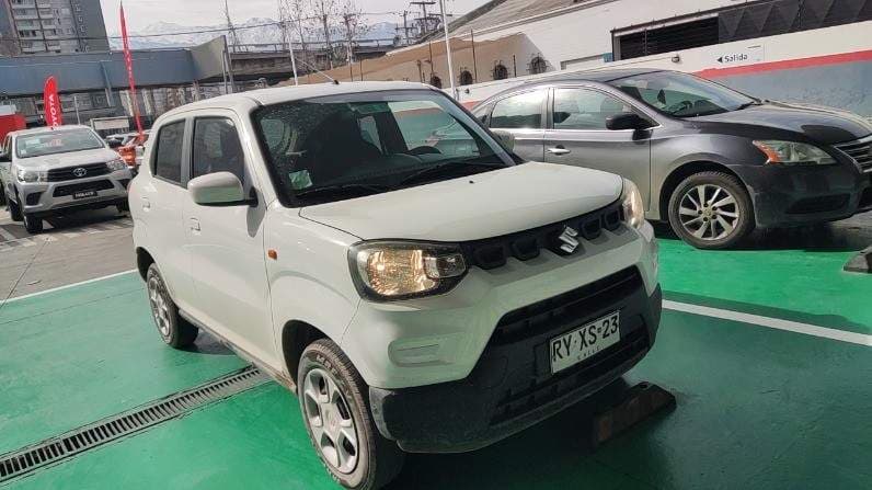 Automovil Suzuki Spresso