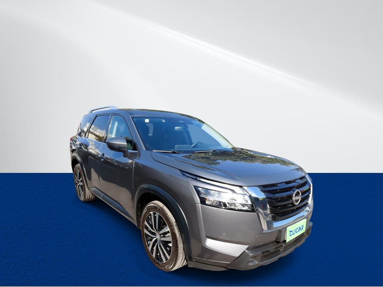 Station Wagon Nissan Pathfinder