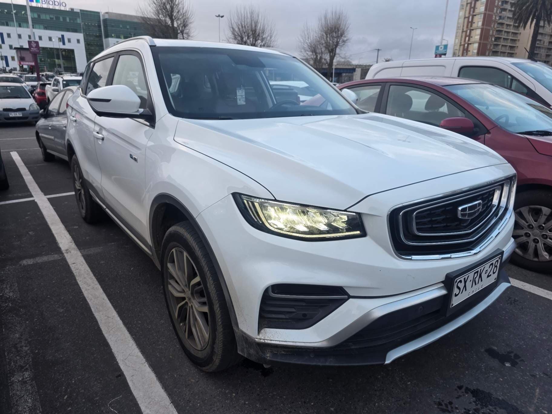 Suv Geely Azkarra