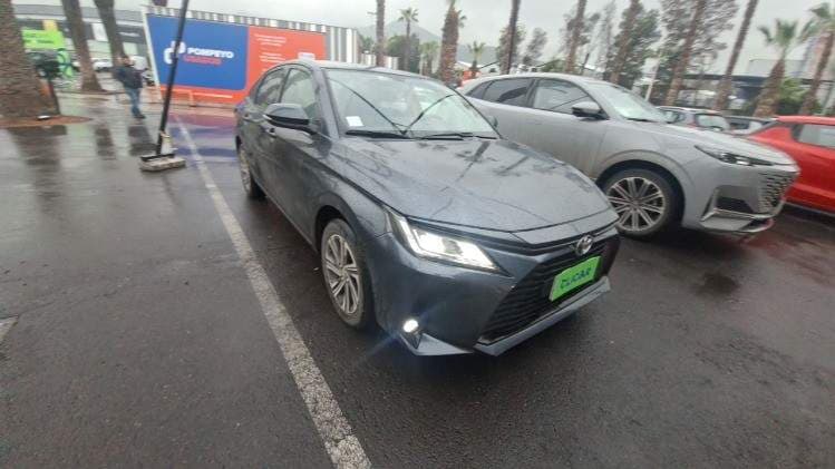 Automovil Toyota Yaris
