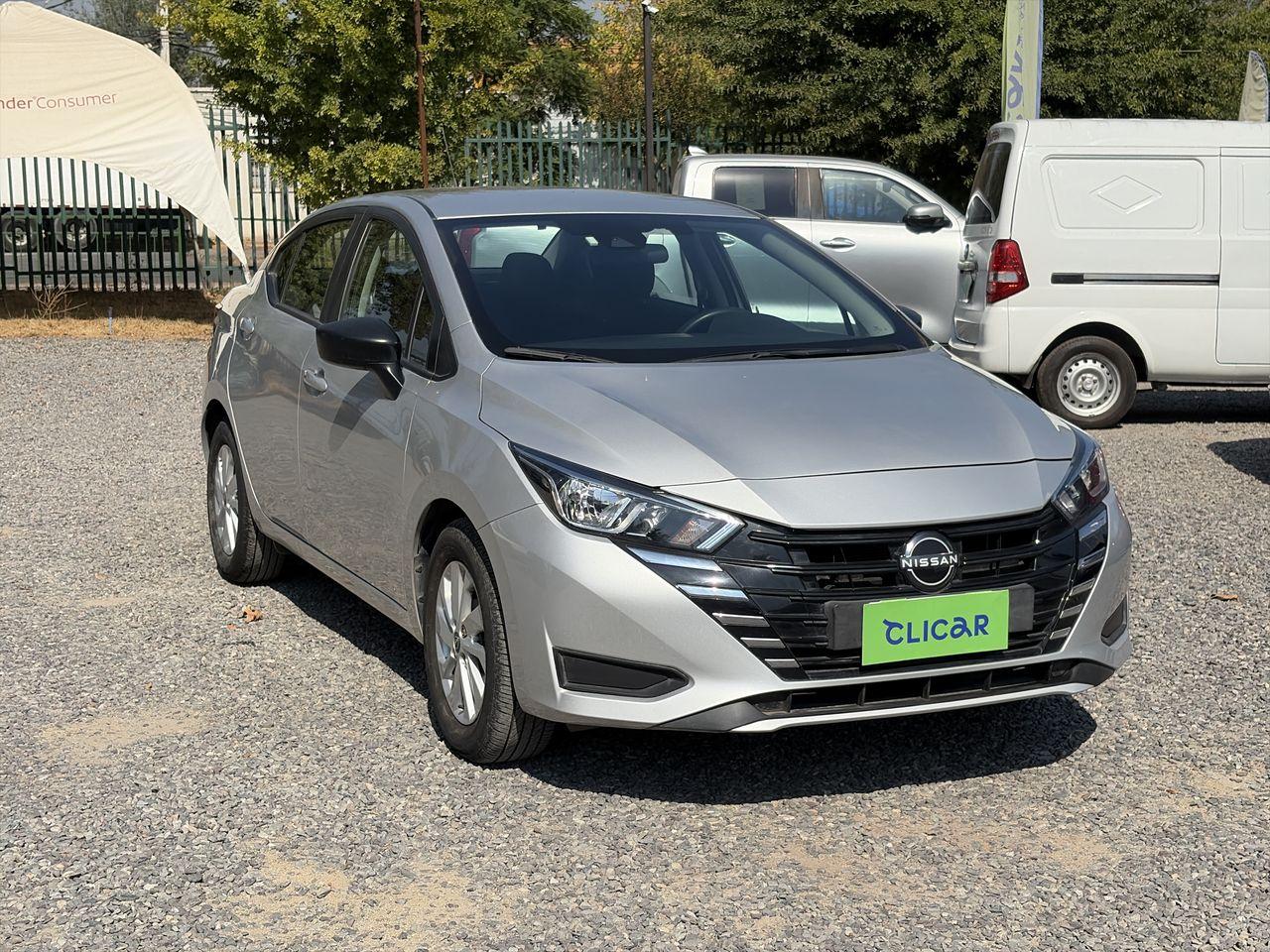 Automovil Nissan Versa