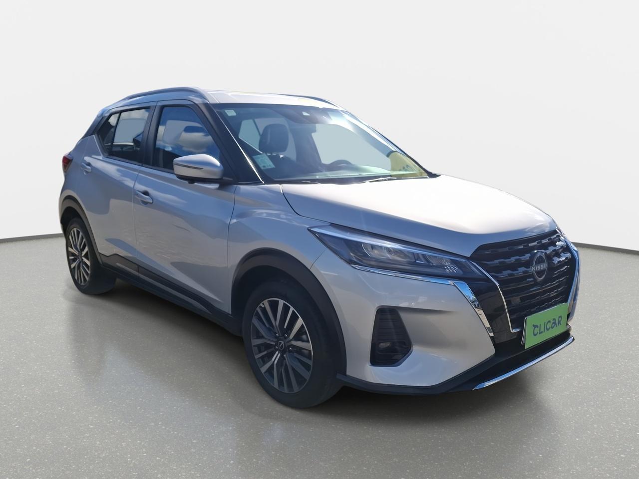 Hatchback Nissan Kicks