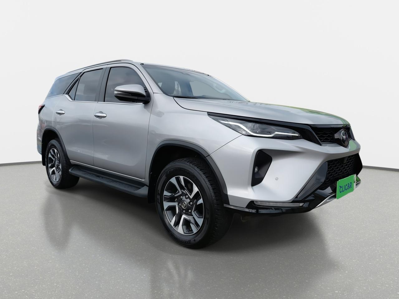 Station Wagon Toyota Fortunner
