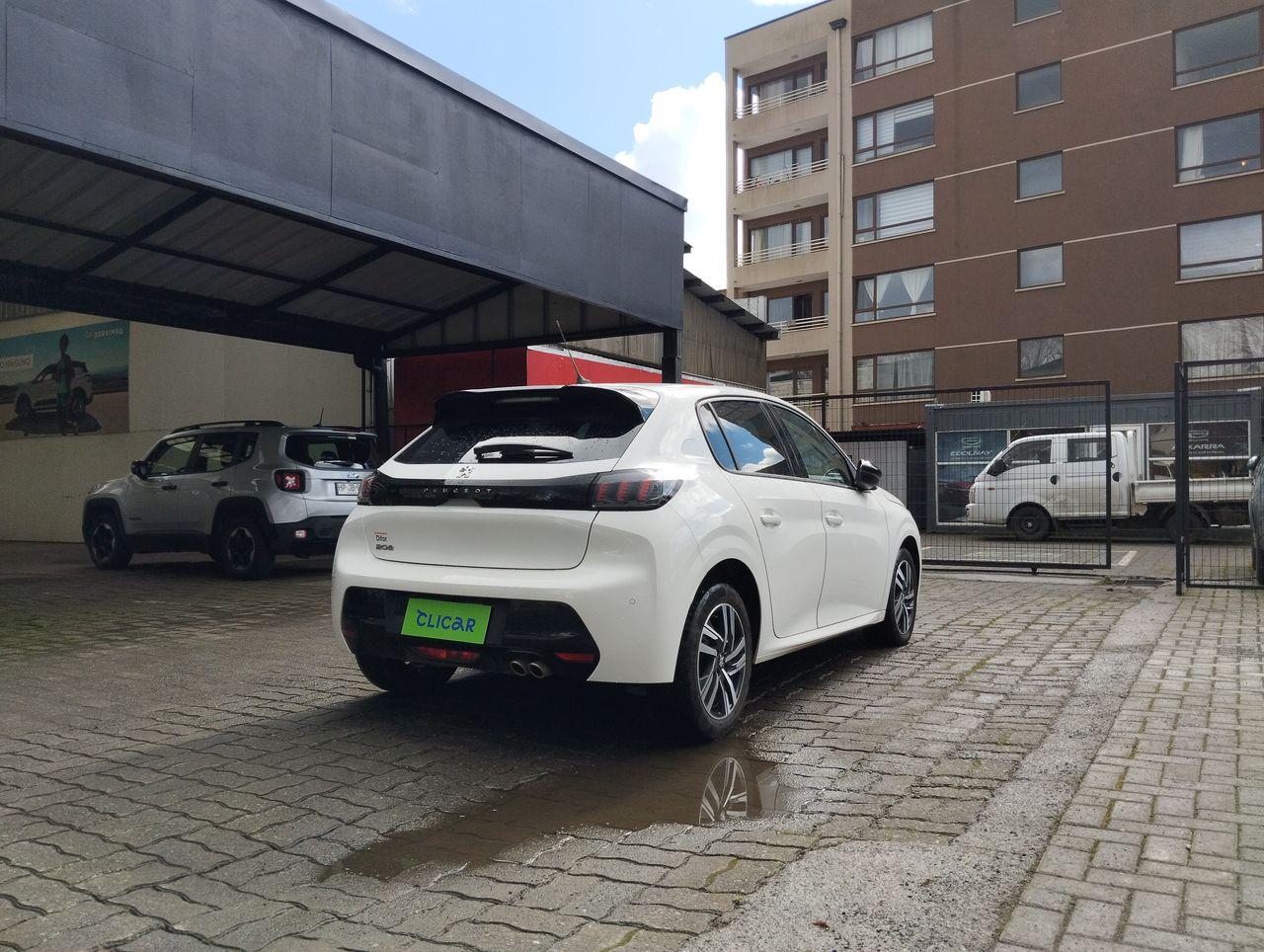 Automovil Peugeot 208